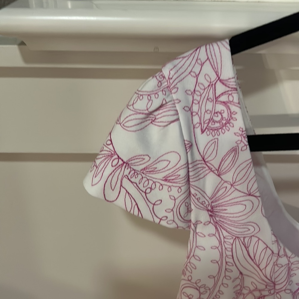 Lilly Pulitzer - Picture 4 of 4